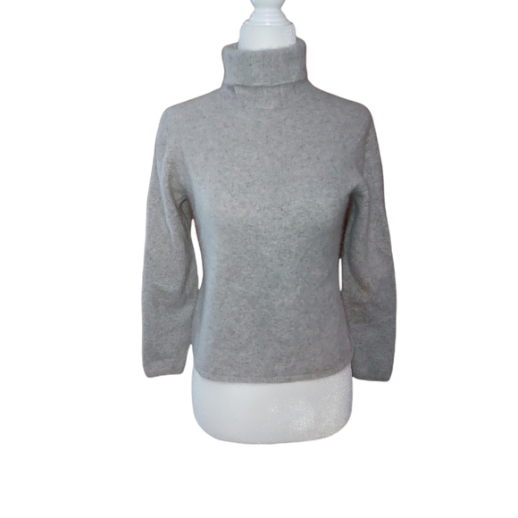 Geneva Sweaters - Geneva MP Turtleneck Sweater Cashmere Long Sleeve Sweater Gray Sustainable Chic